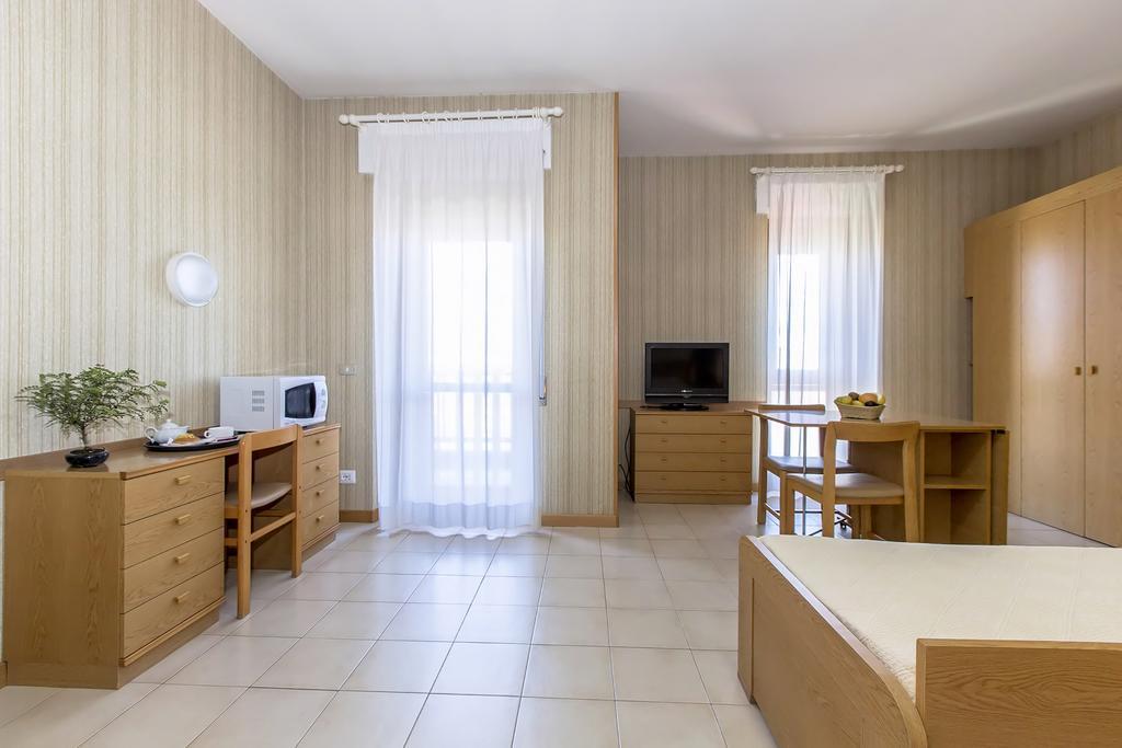 קליארי Hotel Residence Ulivi E Palme מראה חיצוני תמונה